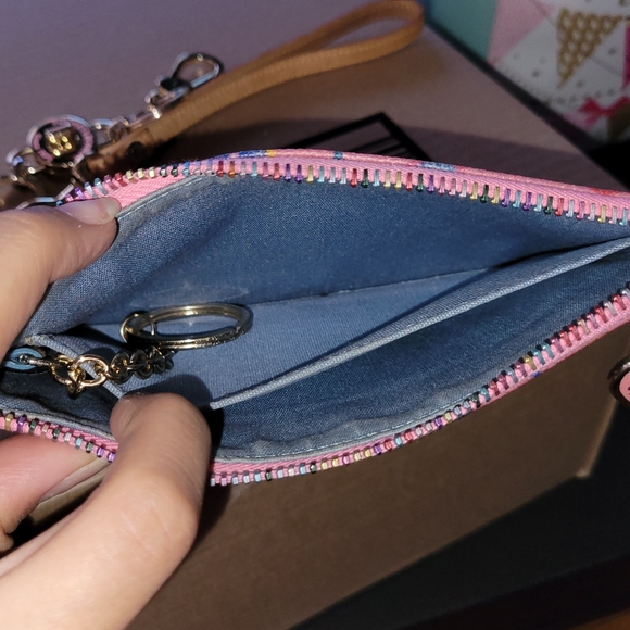 Dooney and bourke multicolor pink hearts wristlet purse wallet π - Picture 7 of 7